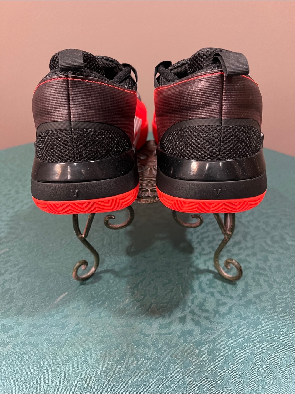 DON Issue 5. Solar red/cloud white/ core black - Picture 3 of 6